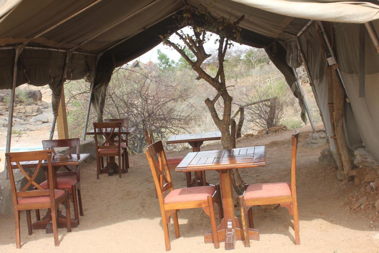 Lion'S Cave Camp, Samburu Vila Archers Post Exterior foto